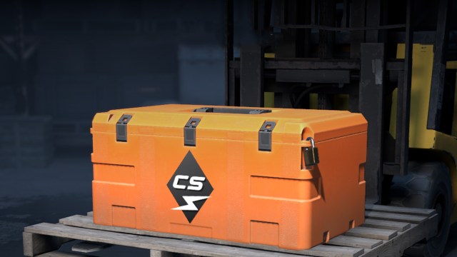 La caisse Kilowatt dans CS2 sur une palette tenue par un chariot élévateur.