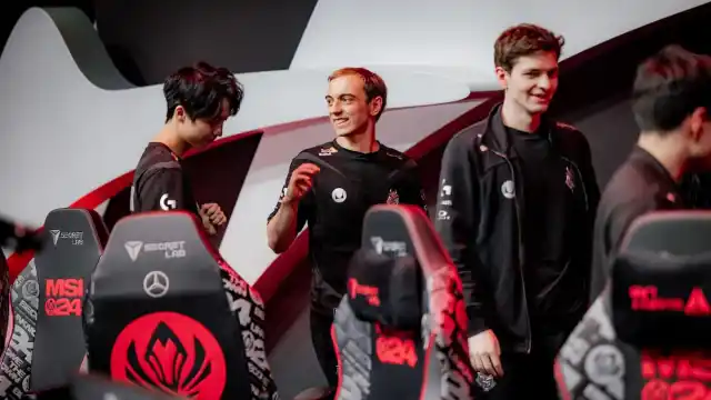 G2 marchant sur scène lors du MSI 2024.