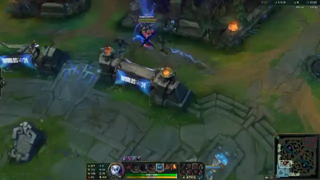 Zed allant à fond avec une construction de Léthalité sur la carte Summoner's Rift de League of Legends, utilisant son ultime Marque de la mort laissant un X noir sur la cible.