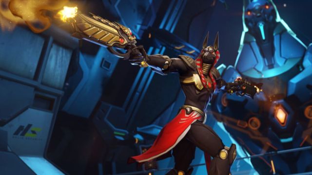 Une image d'Overwatch 2 de la skin mythique d'Anubis de Reaper, qui le transforme en une version cybernétique de l'ancien dieu égyptien.