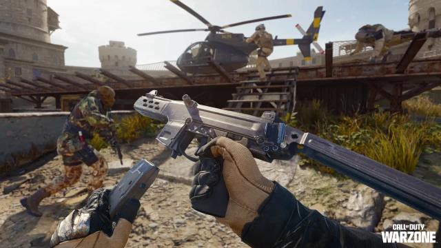 Capture d'écran du jeu présentant le SMG Ladra dans la saison trois de Warzone.
