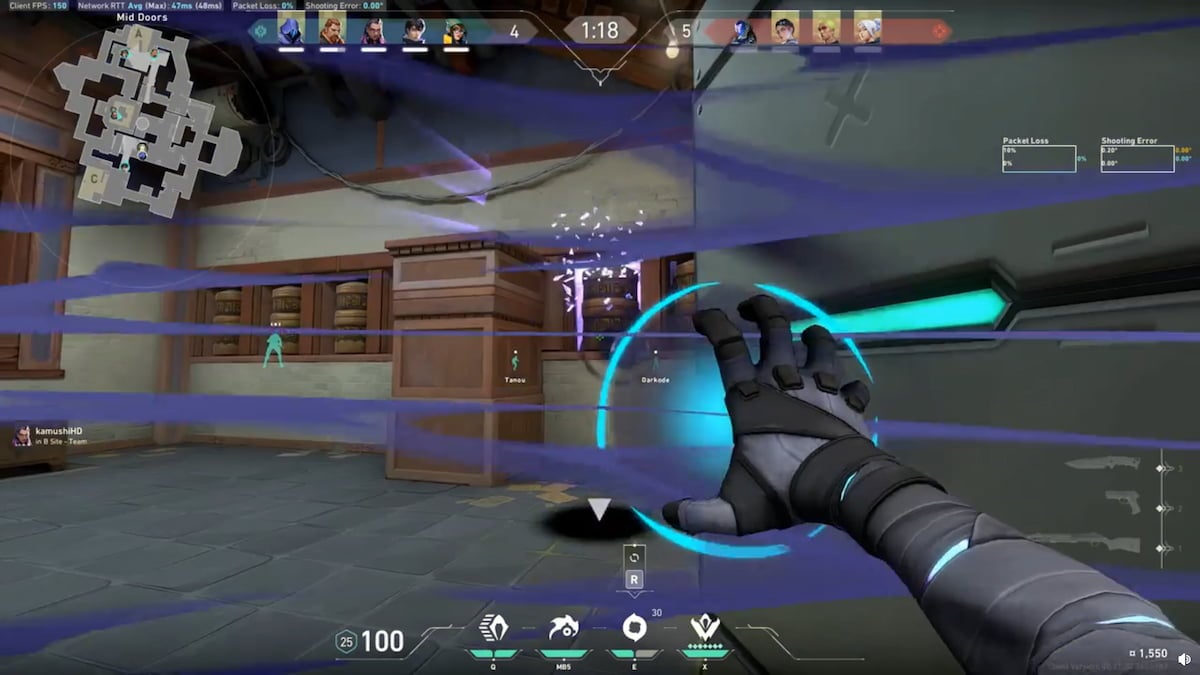 Omen envoie une fumée sur Haven alors qu'un flash de KAY/O échoue à l'aveugler dans VALORANT.