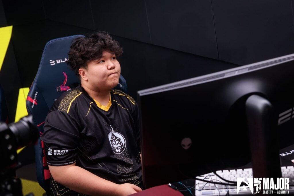 mzinho de The Mongolz a l'air triste après leur défaite contre Team Vitality en finale du Grand Chelem CS2 Austin 2025.