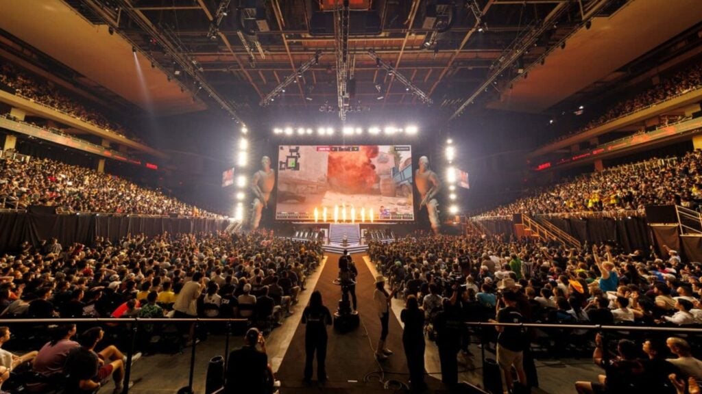 Foule et scène mise en place lors du CS2 Austin Major organisé par BLAST.