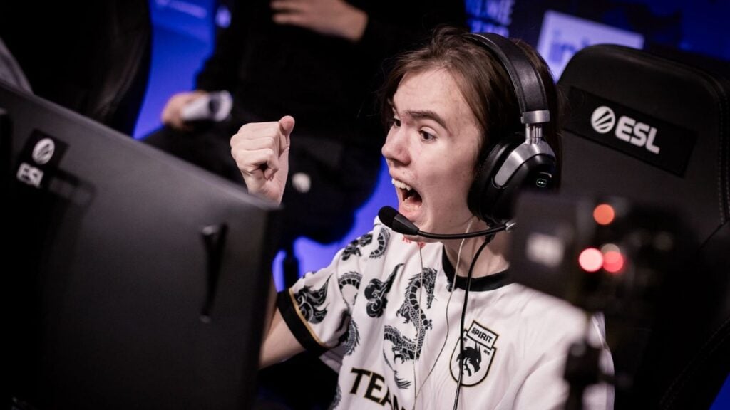 Donk de l'équipe Spirit célébrant après une victoire à un tournoi ESL.