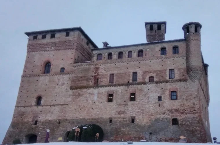 Carte schématique des trois paratonnerres dans un château enneigé de BO6 Zombies
